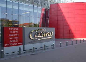Casino quiere vender activos a Auchan