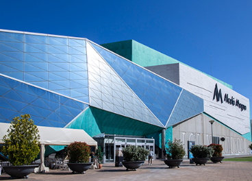 Exterior del centro comercial Alcalá Magna