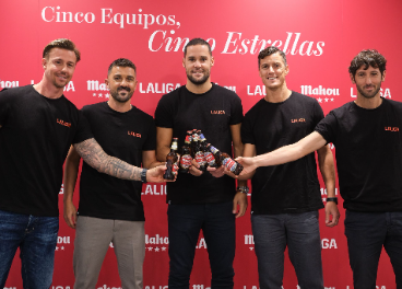 Mahou rinde homenaje al fútbol madrileño