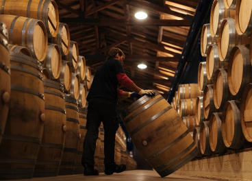 Barricas de vino de DOCa Rioja