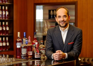 Dimite Matteo Fantacchiotti, el CEO de Campari