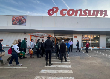 Consum reabre tiendas en Valencia